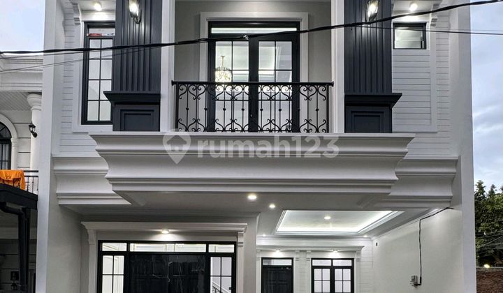 Dijual Rumah American Classic Dekat Jalan Utama dan Stasiun Lenteng Agung