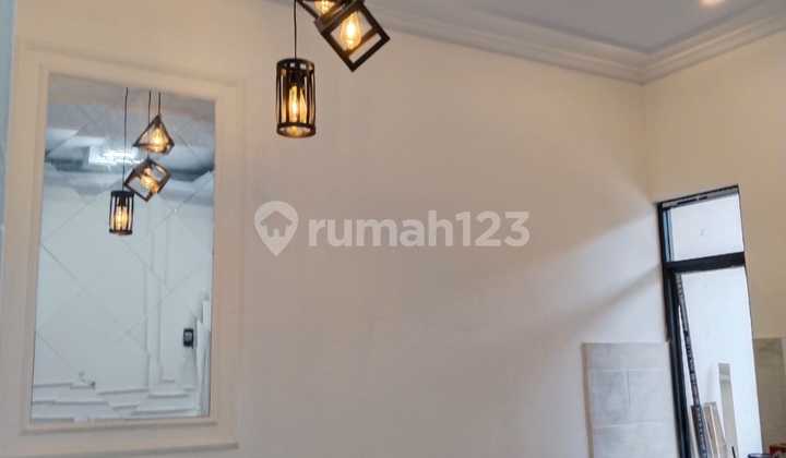 Di Jual Rumah Asri 2 Lantai Siap Huni di Tanah Baru Beji Depok Di Jual Rumah Asri 2 Lantai Siap Huni di Tanah Baru Beji Depok