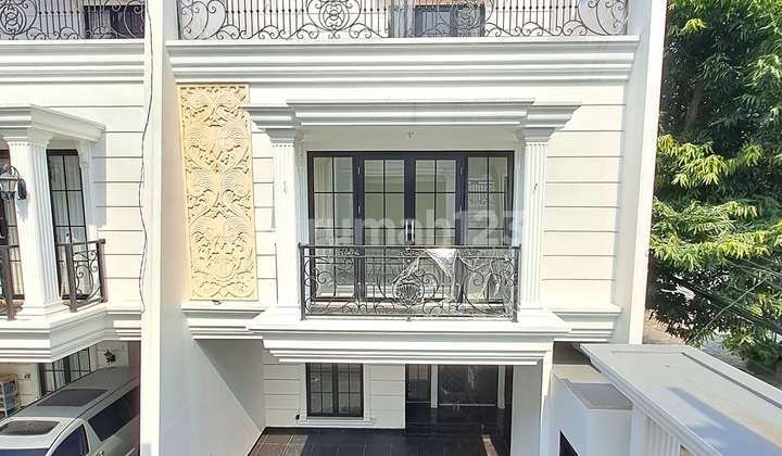 Dijual Rumah 3 Lantai Dekat Stasiun Lenteng Agung Jagakarsa