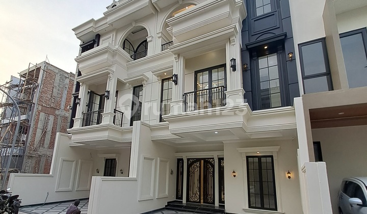 Dijual Rumah American Classic Dalam Komplek Besar di Jagakarsa 2