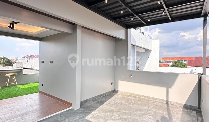 Sell Modern Minimalist Rooftop House in Jagakarsa 2