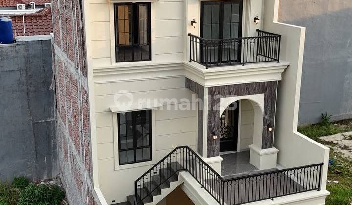 For Sale American Classic House in Kebagusan, Jakarta 2