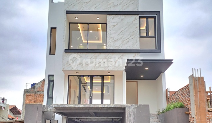 Jual Rumah Modern Kontemporer Kolam Renang Pribadi Dekat Cilandak