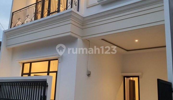 Jual Rumah Rooftop 900 Jutaan di Jagakarsa