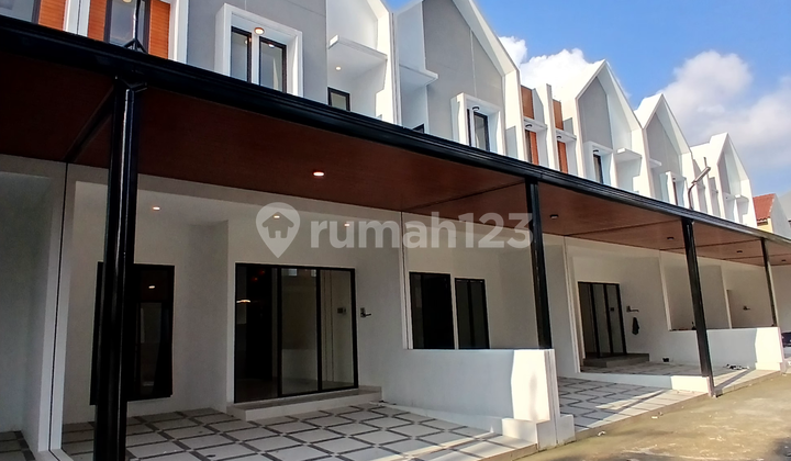 Dijual Rumah Luas dan Murah Free BPHTB Dekat Gerbang Toll Desari