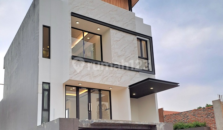 Jual Rumah Modern Kontemporer Kolam Renang Pribadi Dekat Cilandak