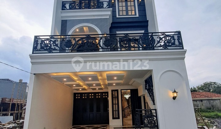 Dijual Rumah American Classic Dalam Komplek di Jagakarsa Dijual Rumah American Classic Dalam Komplek di Jagakarsa