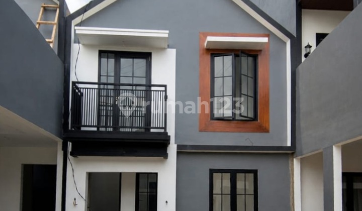 Dijual Rumah 2 Lantai Siap Jalan Oscar Pamulang