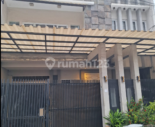 Rumah 2 Lantai Bangunan Bagus Harga Murah 1