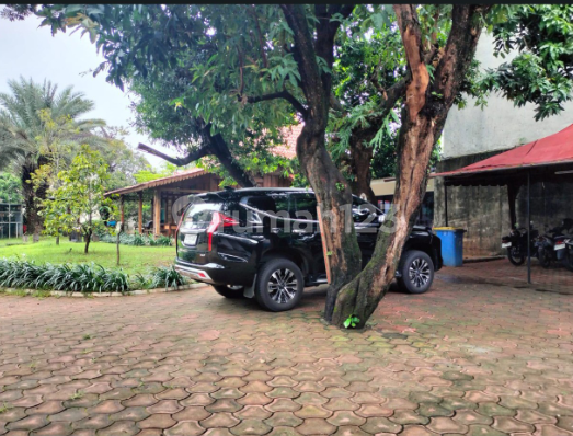 Lahan Komersial Bagus Dilokasi Elite Harga Dibawah Njop 6 Bidang Tanah Dengan 6 Shm Total Luas 3747 M2 + Bonus Bangunan