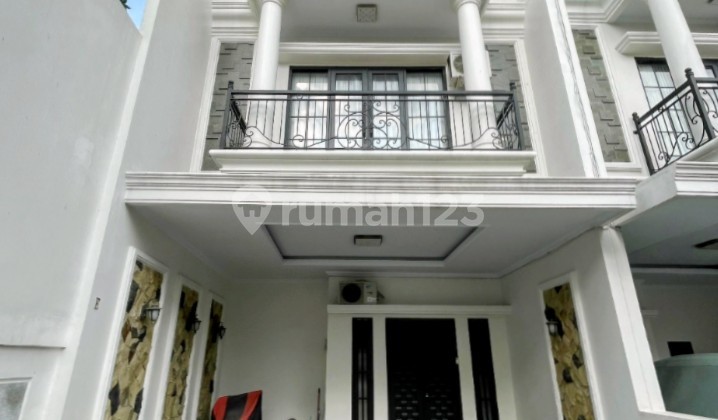 Town House 2 Lantai Modern Dan Bagus Harga Murah