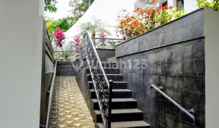 Rumah 2 Lantai Bagus Modern Tenang & Nyaman Murah Dibawah Harga Pasar 2