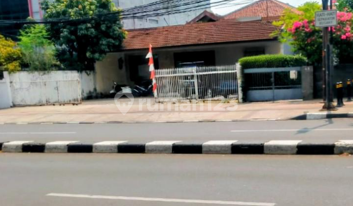 Bangunan Komersial Luas Dilokasi Strategis Jual Cepat Dengan Harga Murah