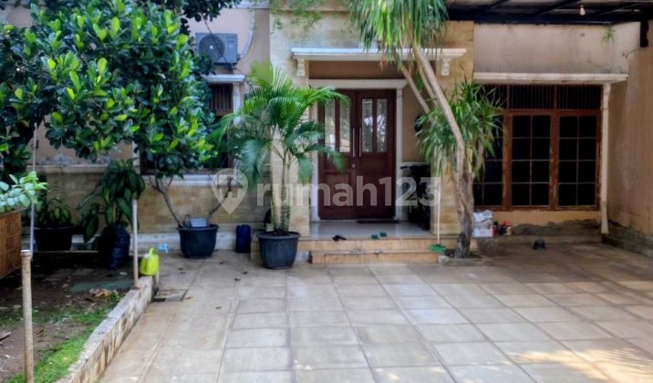 Residence In A Nice &amp; Lush Complex With Affordable Price In A Strategic Location