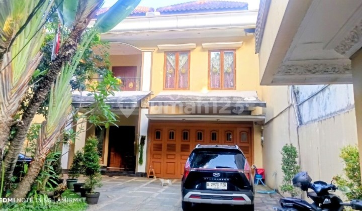 Large House with Extensive Land in an Elite Area, Quick and Cheap Sale Large House with Extensive Land in an Elite Area, Quick and Cheap Sale