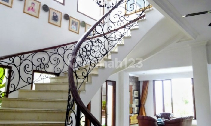 Rumah 2 Lantai Bagus Modern Tenang & Nyaman Murah Dibawah Harga Pasar