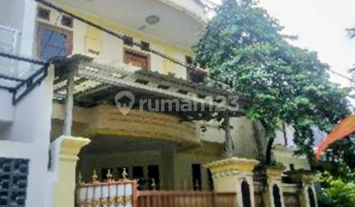 Hunian Cakep 2,5 Lantai Harga Murah Lokasi Bagus.