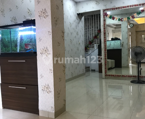 Rumah 2 Lantai Bangunan Bagus Harga Murah 2