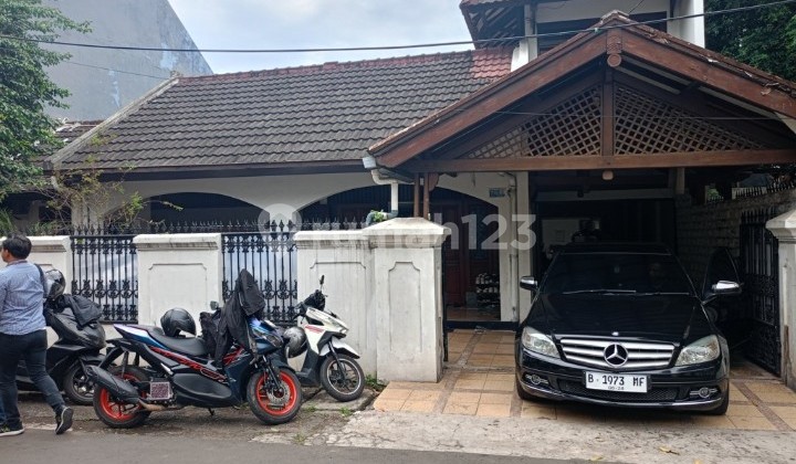 Rumah Bagus Tanah Luas 2 Bidang Jual Hanya Hitung Tanah Dibawah Njop 1