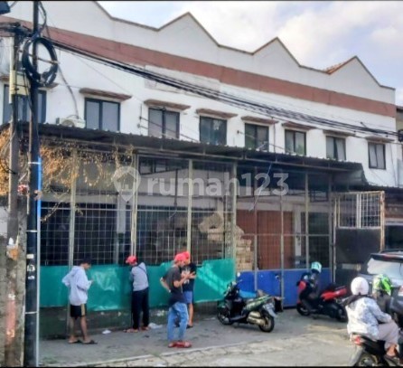 Ruko Gandeng 4 Ruko 2 Lantai Lokasi Sangat Strategis Yang Berkembang Dijual Murah 