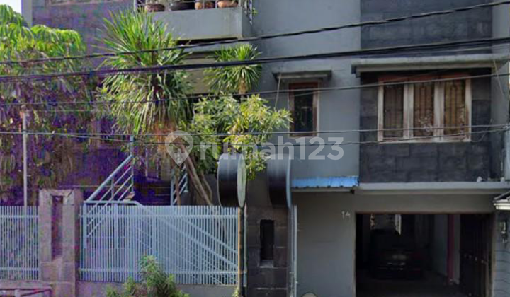 Rumah 3 Lantai Lokasi Strategis Dipusat Kota Dan Pusat Bisnis, Dijual Murah Dibawah Pasar Rumah 3 Lantai Lokasi Strategis Dipusat Kota Dan Pusat Bisnis, Dijual Murah Dibawah Pasar