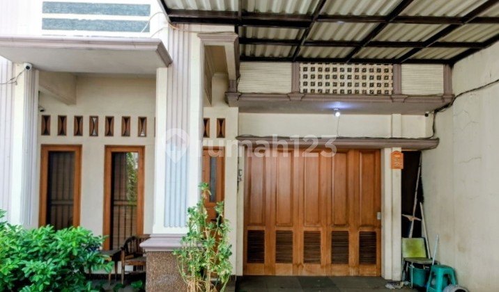 Rumah 2 Lantai Bagus Kokoh Terawat dan Murah 2