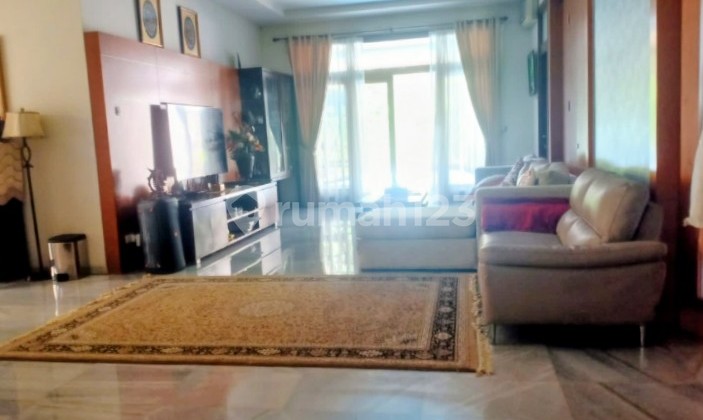 Good Luxurious Residence, Comfortable and Modern on a Large Plot in a Prestigious Location, Selling Cheap Below Market Price. 2