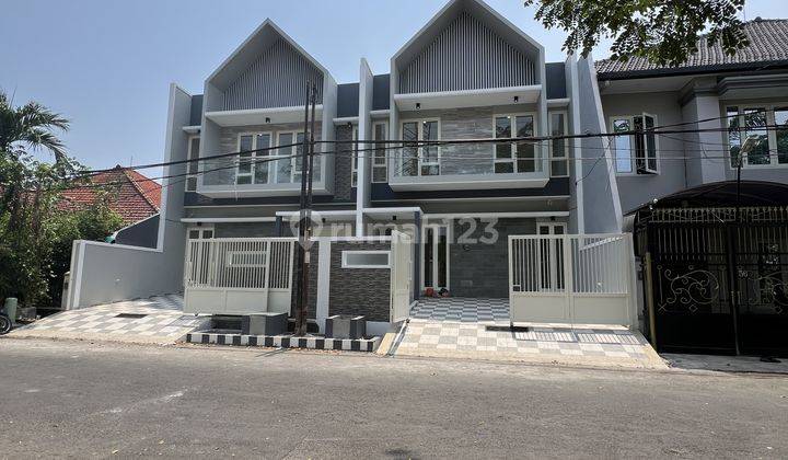 Rumah 2 Lantai Baru SHM di Manyar Surabaya, Surabaya 1