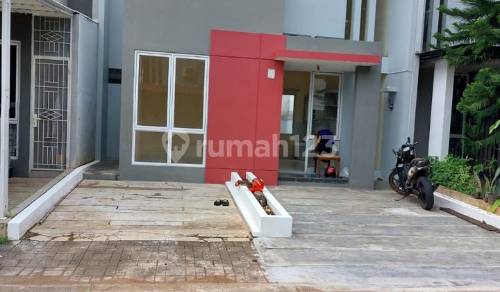 Jual Rumah Western Cosmo BSD, Sudah Renovasi Lokasi strategis SHM