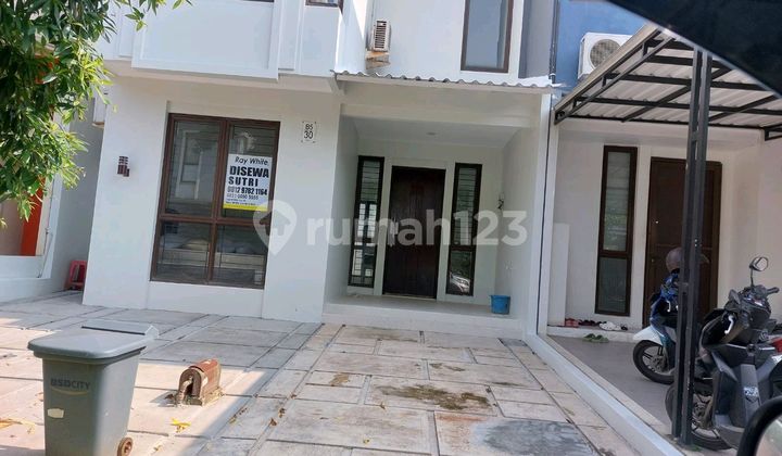 For Rent 2-story House, 3 Bd, 2 Ba, Safe and Green Neighborhood Avail Aug