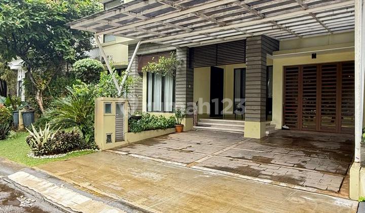 Dijual Cepat....Rumah Bagus Rapi Siap Huni Posisi Depan Taman di Emerald Bintaro