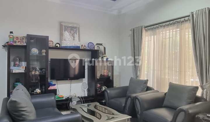 Rumah Furnished Bagus Siap Huni Hook 2 Lantai di Emerald Bintaro