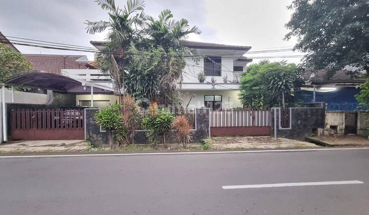 Rumah 2 Lantai Bangunan Lama di Lokasi Strategis Bendi Raya Tanah Kusir