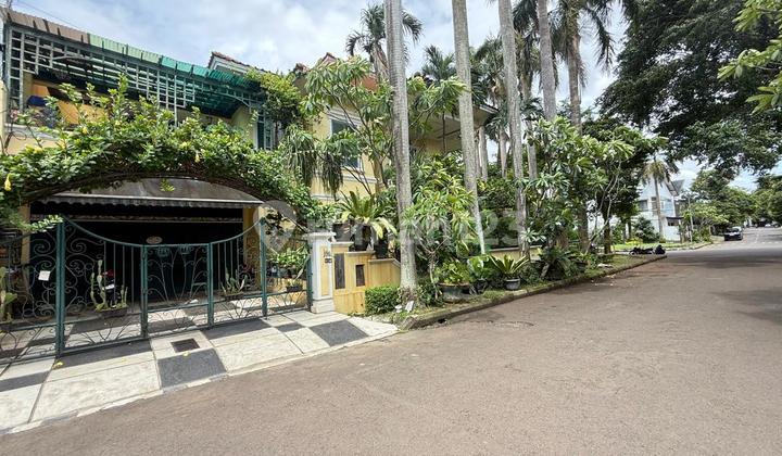 Dijual.....Rumah Mewah Bergaya Classic di Hook Bagus Siap Huni Jalan Depan Lebar di Bintaro Sektor 9 2