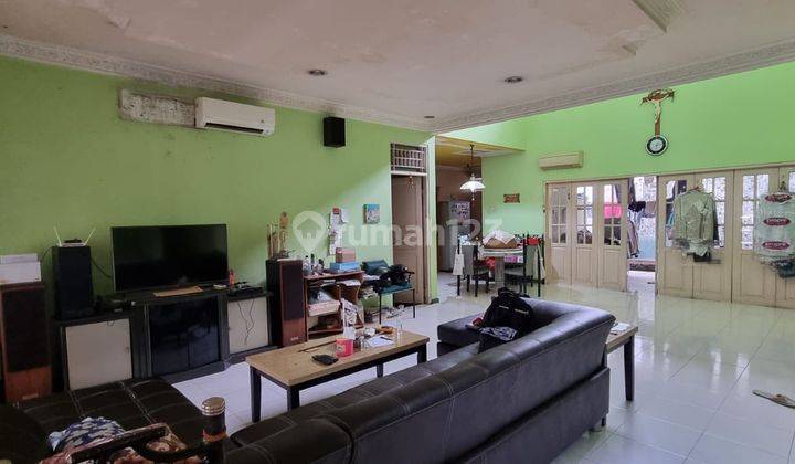 Rumah 2 Lantai Untuk Usaha di Jalan Utama Bintaro Sektor 9 10