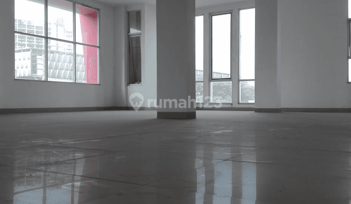 Ruko Gandeng 3.5 Lantai Untuk Usaha di Lokasi Strategis Bintaro Sektor 9