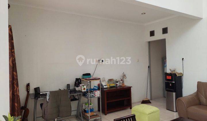 Rumah Bagus Siap Huni Harga Menarik Dalam Cluster Bintaro Sektor 9 semi Furnished 