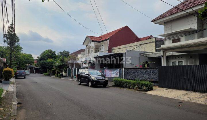 Rumah Bagus 2 Lantai Rapi Siap Huni Harga Menarik Dalam Komplek Perumahan Bintaro Sektor 5 2