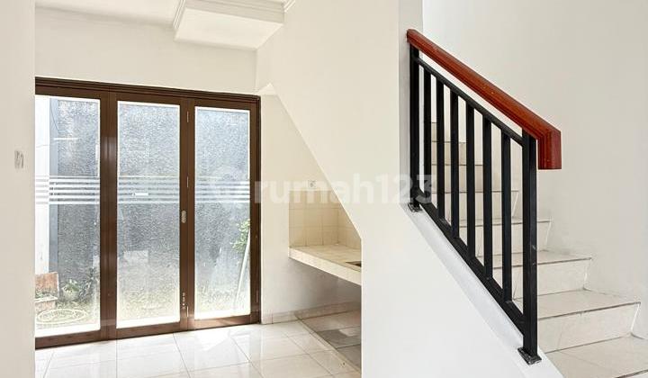 Rumah 2 Lantai Bagus Siap Huni di Cluster Viola Residence Graha Raya Bintaro 2