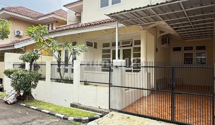 Rumah 2 Lantai Bagus Siap Huni Dalam Perumahan One Gate di Bintaro Sektor 9