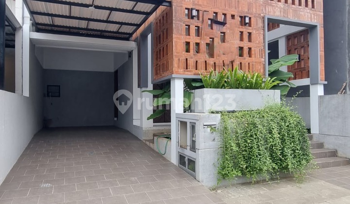 Rumah Semi Furnished Bagus Siap Huni di District Emerald Bintaro Rumah Semi Furnished Bagus Siap Huni di District Emerald Bintaro