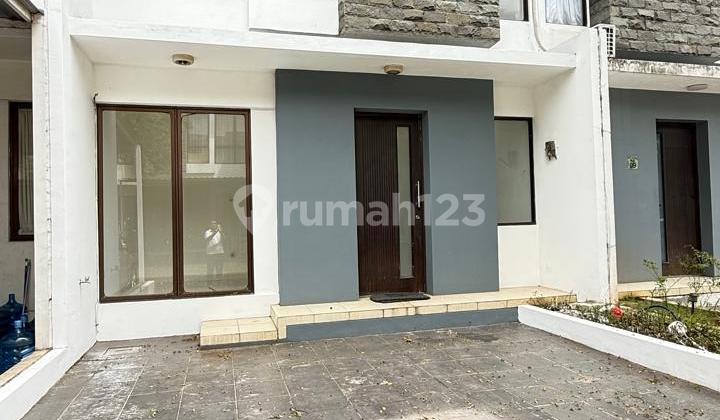 Rumah 2 Lantai Bagus Siap Huni di Cluster Viola Residence Graha Raya Bintaro Rumah 2 Lantai Bagus Siap Huni di Cluster Viola Residence Graha Raya Bintaro