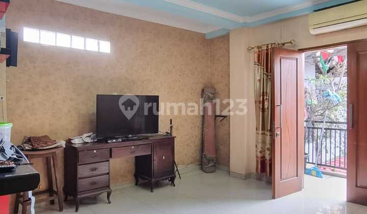 Rumah Tinggal + Kontrakan 30 pintu Di Bintaro Tangerang Selatan 2