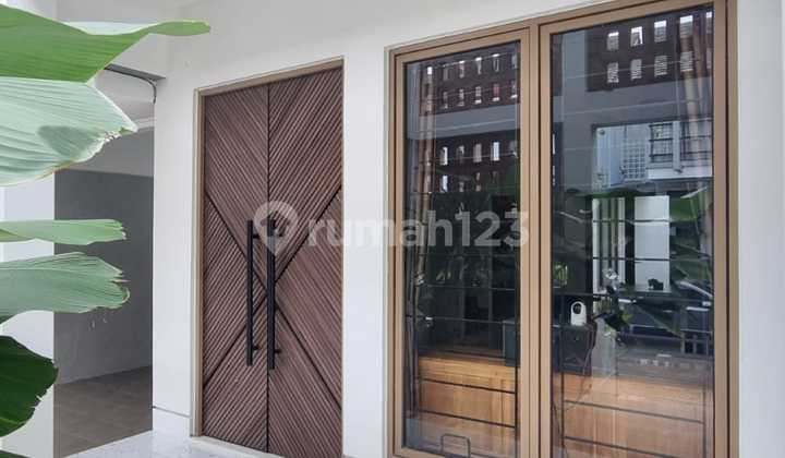 Rumah Semi Furnished Bagus Siap Huni di District Emerald Bintaro