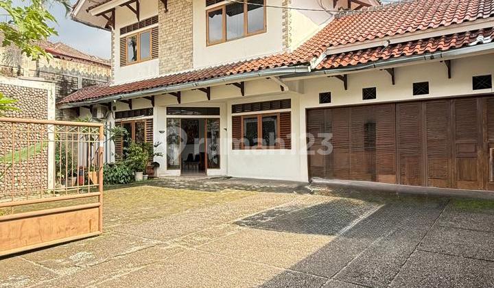 Rumah Kantor 2 Lantai Halaman Luas di Jati Padang Jakarta Selatan