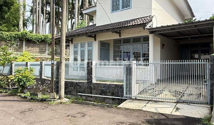 Dijual Cepat....Rumah 2 Lantai Posisi Hook Halaman Belakang Luas di Bintaro Sektor 9