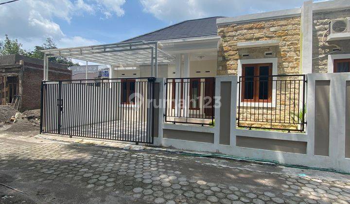 RUMAH MEWAH HARGA MURAH BARAT TUGU JOGJA SiDOARUM Rumah 3