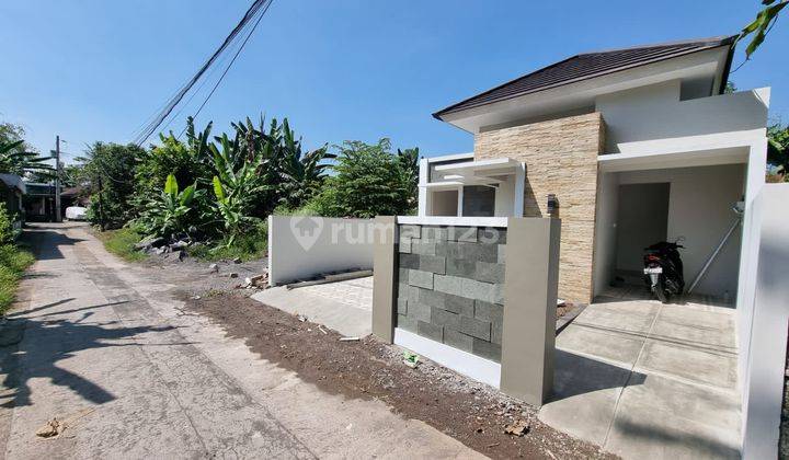 RUMAH CANTIK SIAP HUNI DAN BANGUN DEKAT PKU GAMPING 2