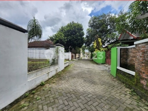 Jual Tanah Bonus Rumah Induk dan Kost Kosttan Maguwo 1