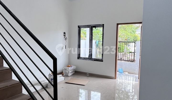 Rumah 2 Lantai Dekat Calon Polda Baru Godean 2